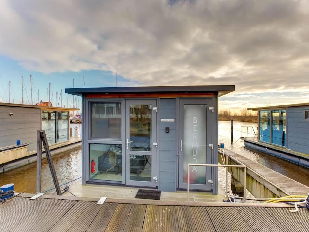 فندق Modern Houseboat In Marina Of فولُندام المظهر الخارجي الصورة