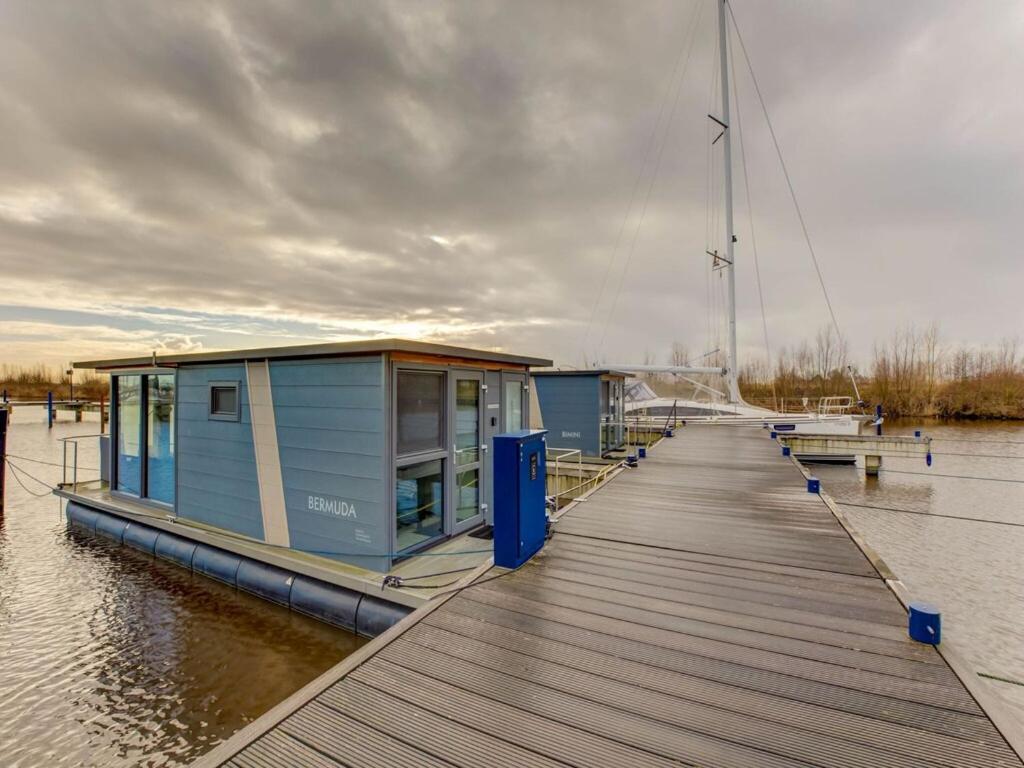 فندق Modern Houseboat In Marina Of فولُندام المظهر الخارجي الصورة